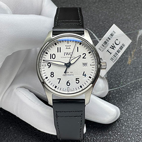 【M+製】IWCコピー時計 IW328207、本物はインダイヤル塗料がマットな質感